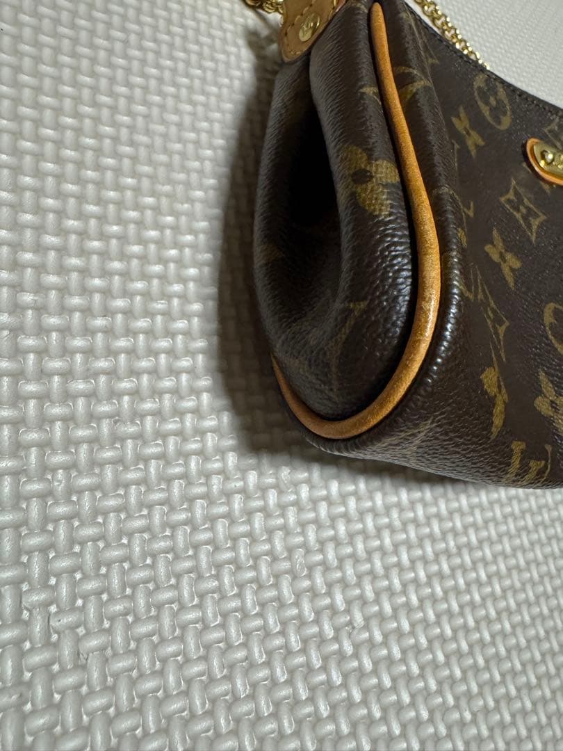 Louis Vuitton モノグラム ショルダーバッグ　エヴァ