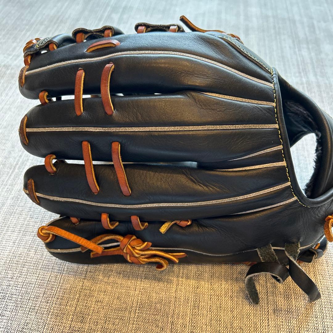 ミツワタイガー　軟式グローブ 黒