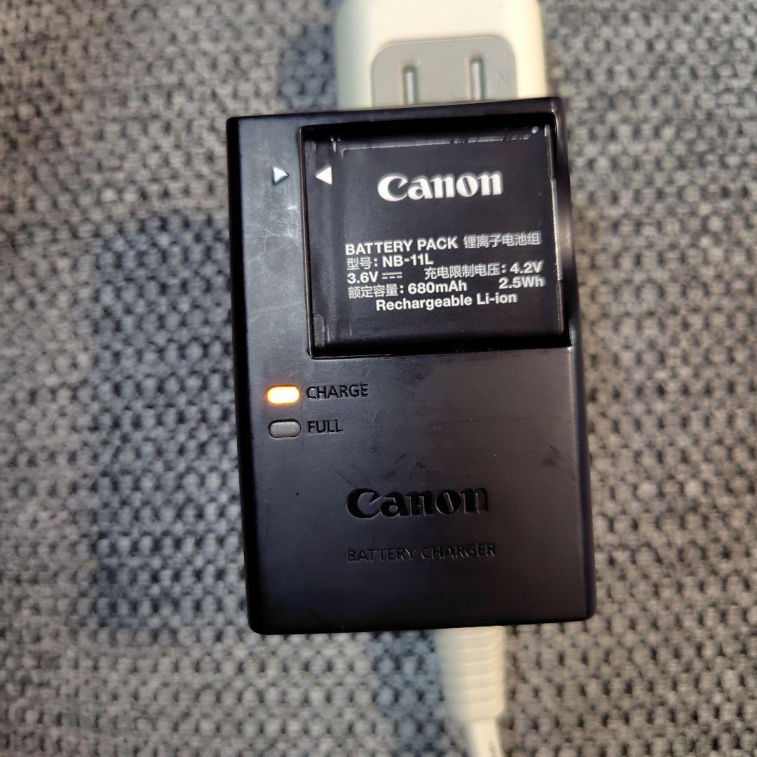 Canonデジカメ IXY200 シルバー バッテリー、充電器、SDカード付き