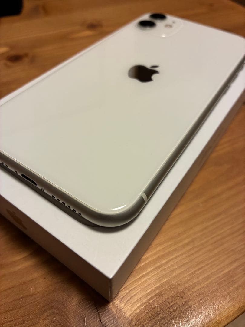美品 iPhone 11 64GB