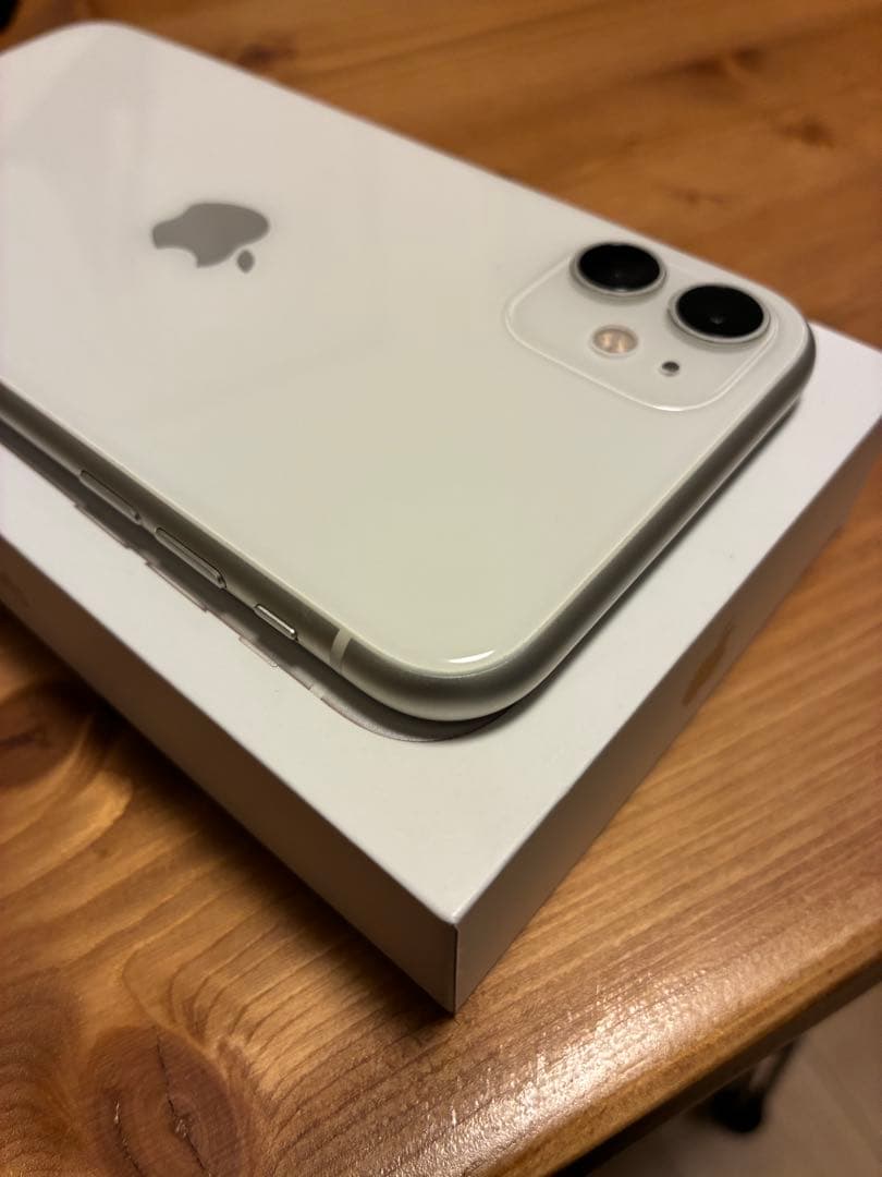 美品 iPhone 11 64GB
