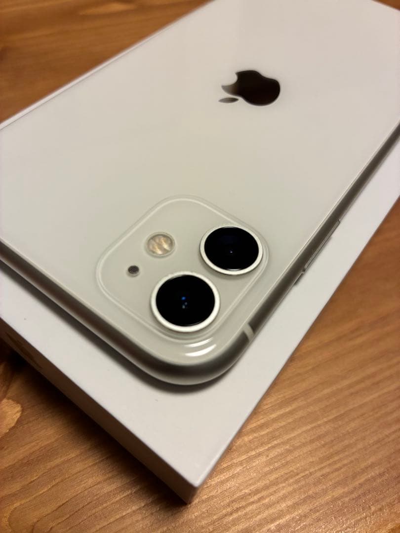 美品 iPhone 11 64GB