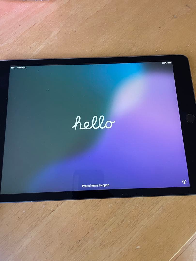 iPad 第7世代　本体 100%バッテリー 初期設定中　セルラーモデル