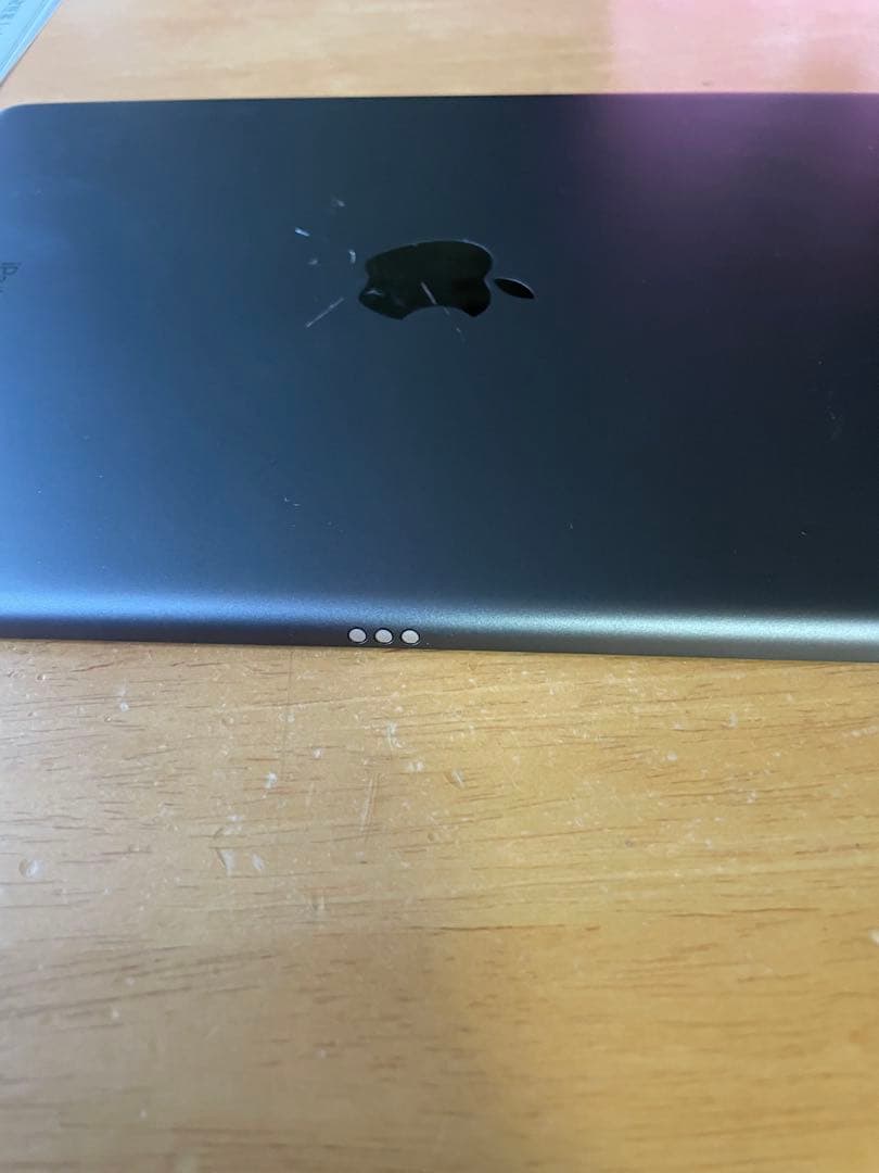 iPad 第7世代　本体 100%バッテリー 初期設定中　セルラーモデル