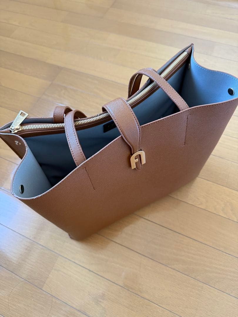 フルラ FURLA ブラウンA4 バッグ ビジネス 肩掛け