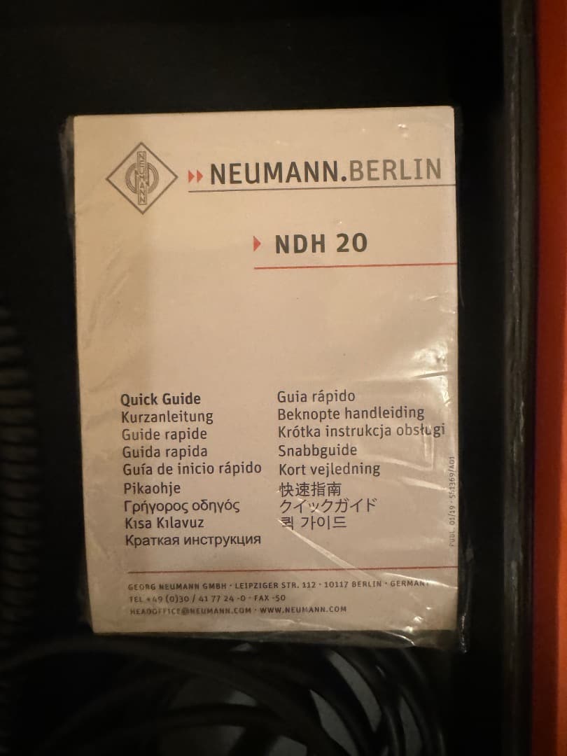 ノイマン　スタジオ用密閉型ヘッドフォン NDH 20 NEUMANN