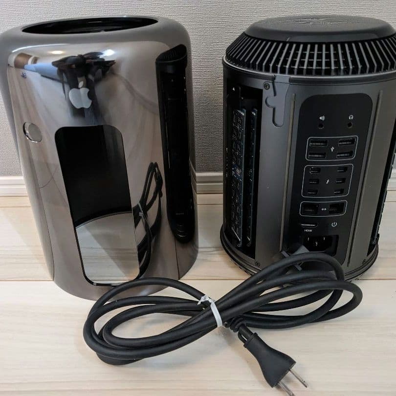MacPro Late 2013 MD878J/A(12コア/64GB/1TB)