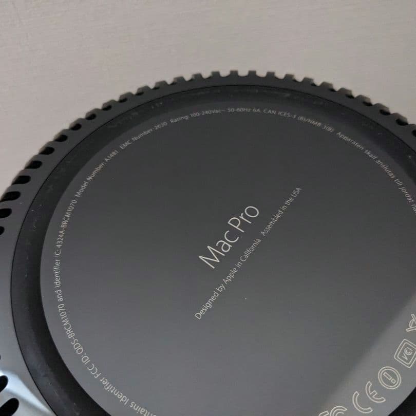 MacPro Late 2013 MD878J/A(12コア/64GB/1TB)