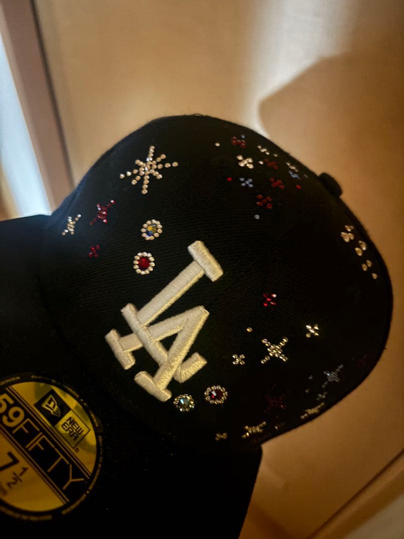 在庫処分New Era 59FIFTY ブラック 71/2スワロフスキー
