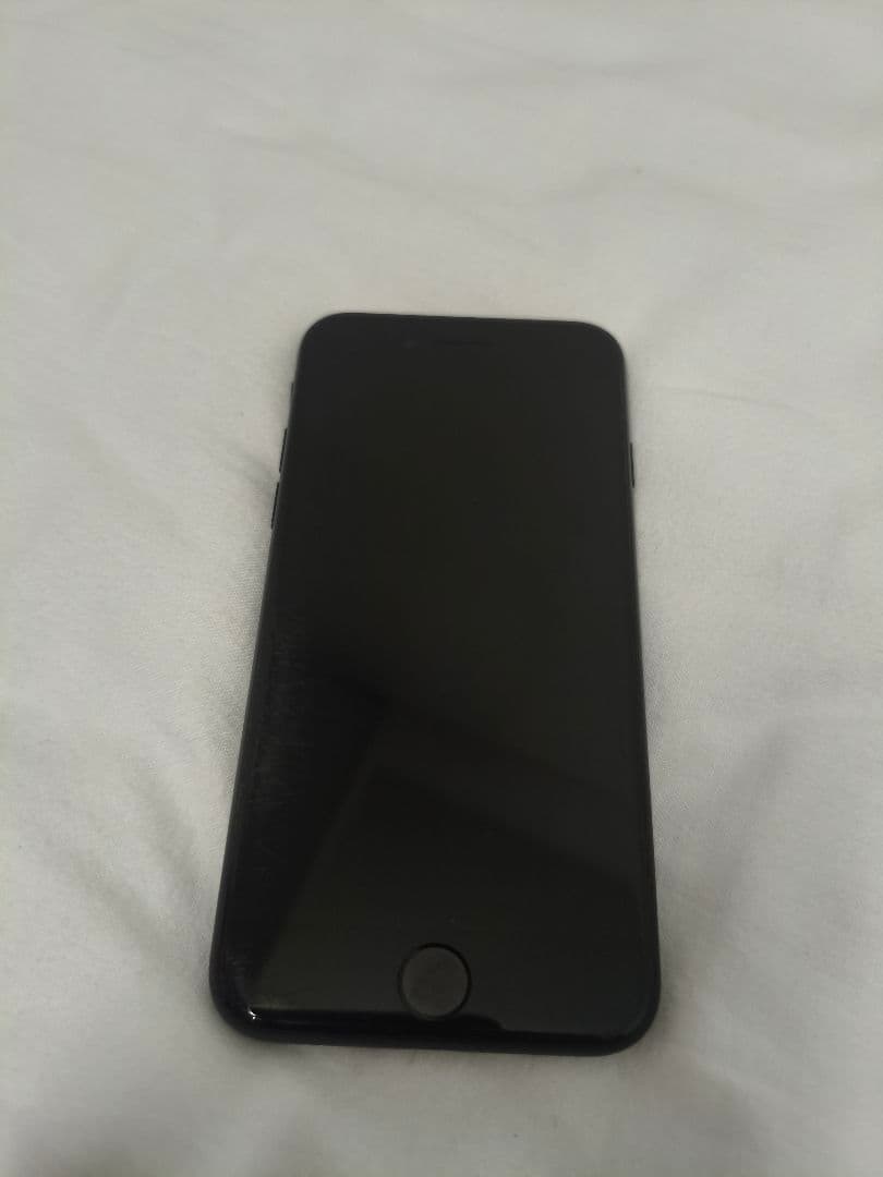 iPhone se3 64gb simフリー