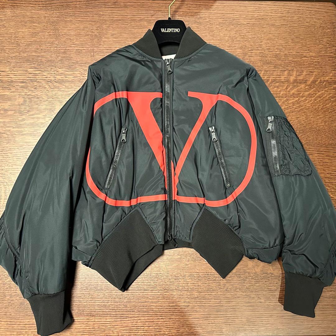 valentinoヴァレンティノ ブルゾン MA-1 Vロゴ　ボンバージャケット