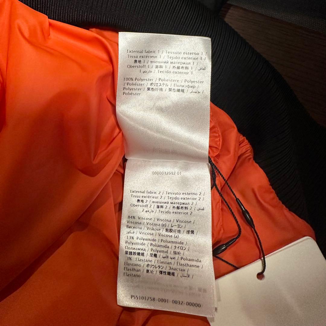 valentinoヴァレンティノ ブルゾン MA-1 Vロゴ　ボンバージャケット