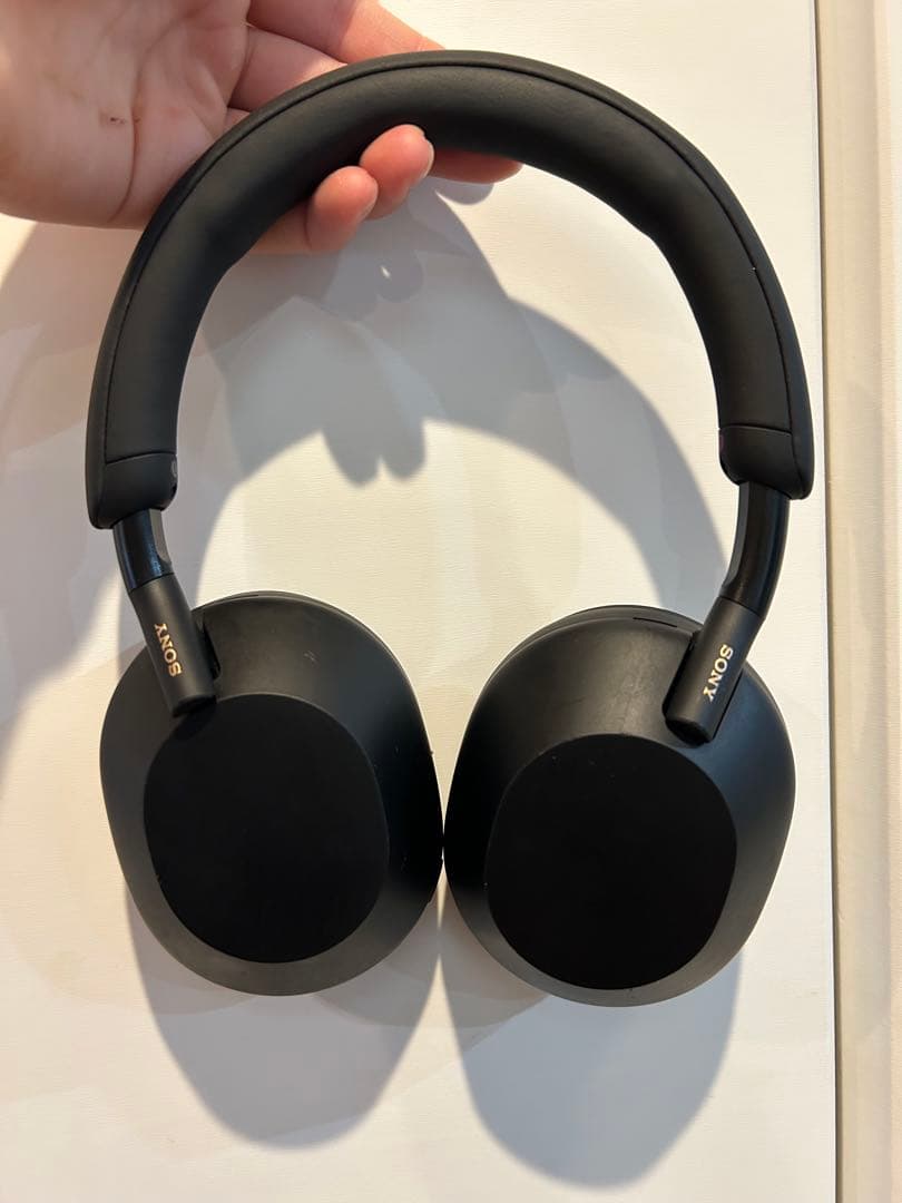 ブラック ワイヤレスヘッドホン 収納ケース付き