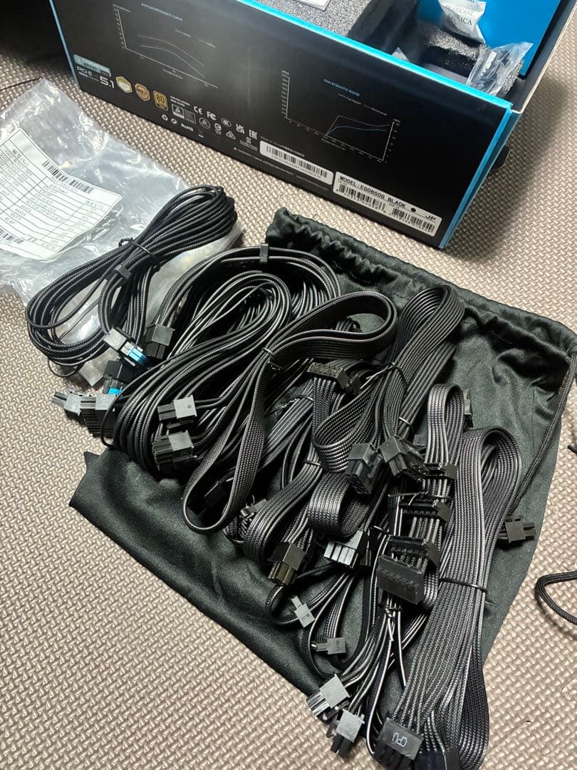 s*e様 LIAN LI EG0850G 80 PLUS GOLD PSU（中古