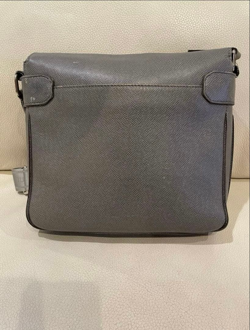 ルイヴィトン タイガ ロマン グレー ショルダー メッセンジャーバッグ