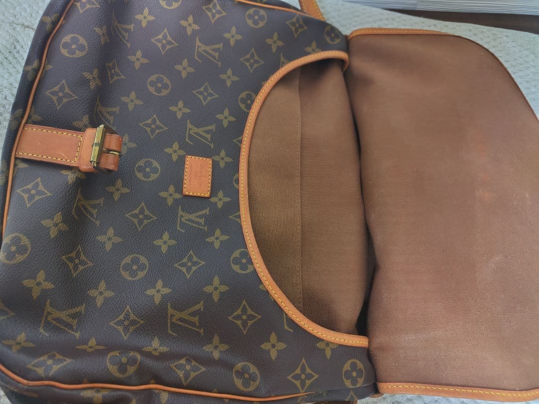 ルイヴィトン　モノグラム ソミュール35 ショルダーバッグ