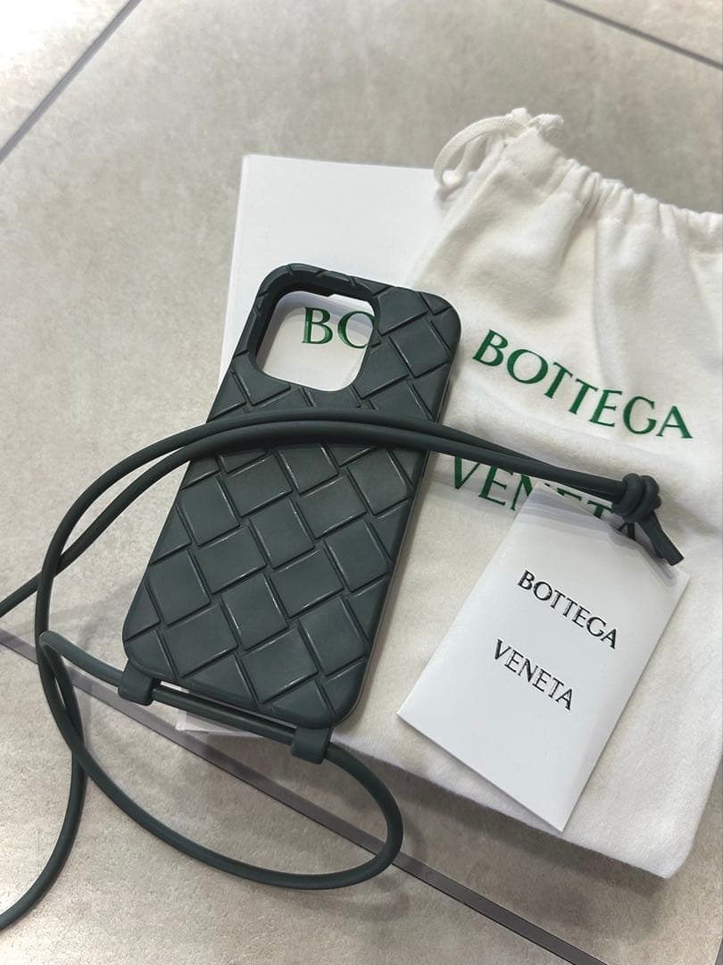 【美品】BOTTEGA VENETA 　iPhoneケース14pro