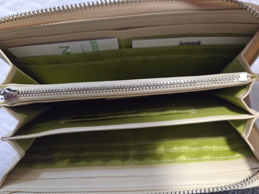 ホコモララの本革長財布　ベージュ　新品未使用