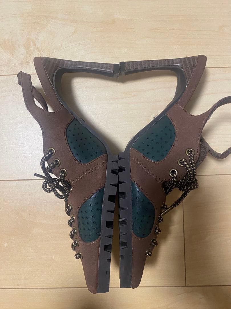 靴 YELLO ALTERNA SNEAKER HEELS