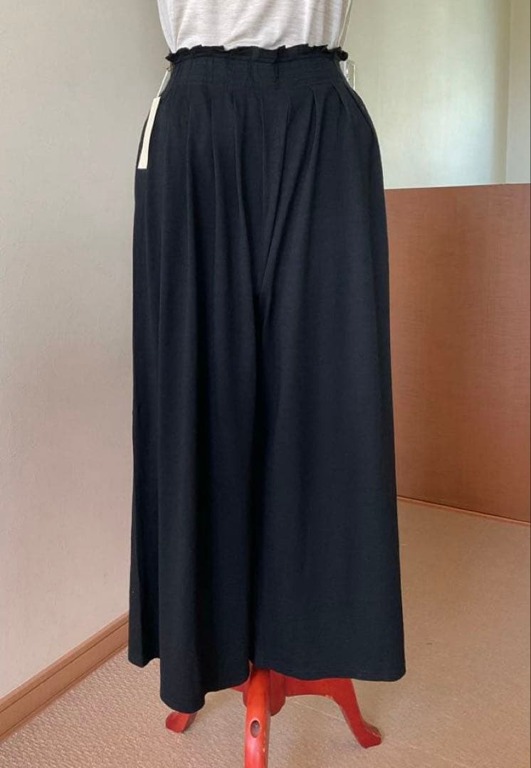 ヨーガンレール　ウールワイドパンツ　未使用品