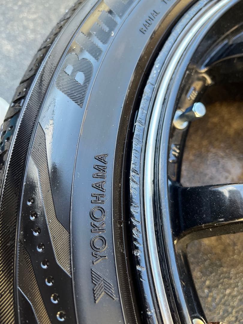 ヨコハマ ブルーアース付 17インチ タイヤホイール4本 ガリ傷あり 送料込