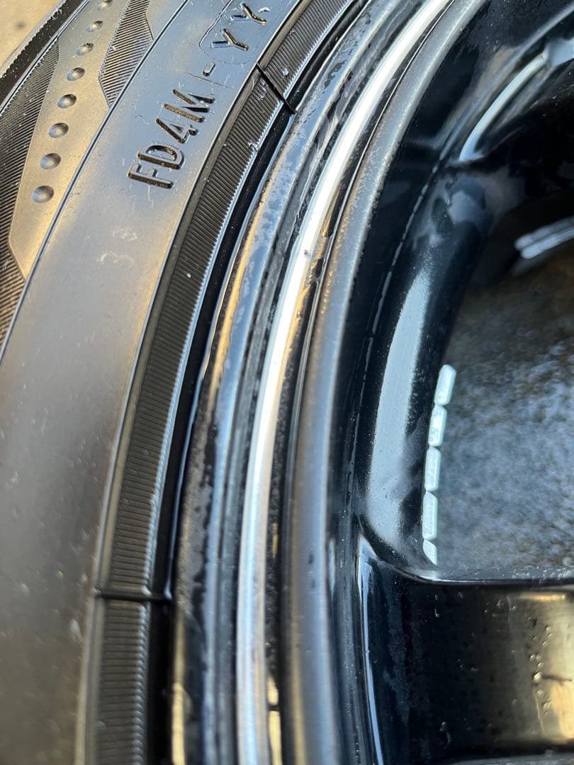 ヨコハマ ブルーアース付 17インチ タイヤホイール4本 ガリ傷あり 送料込