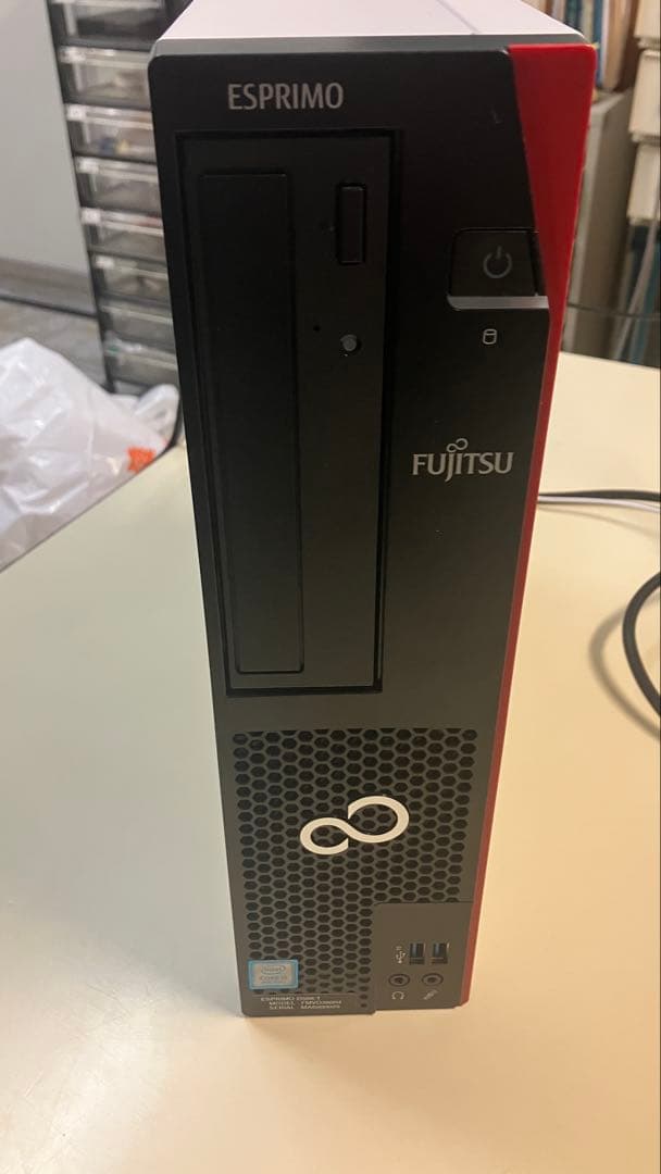 Fujitsu ESPRIMO D588/T 8世代 i5-8500 のみ