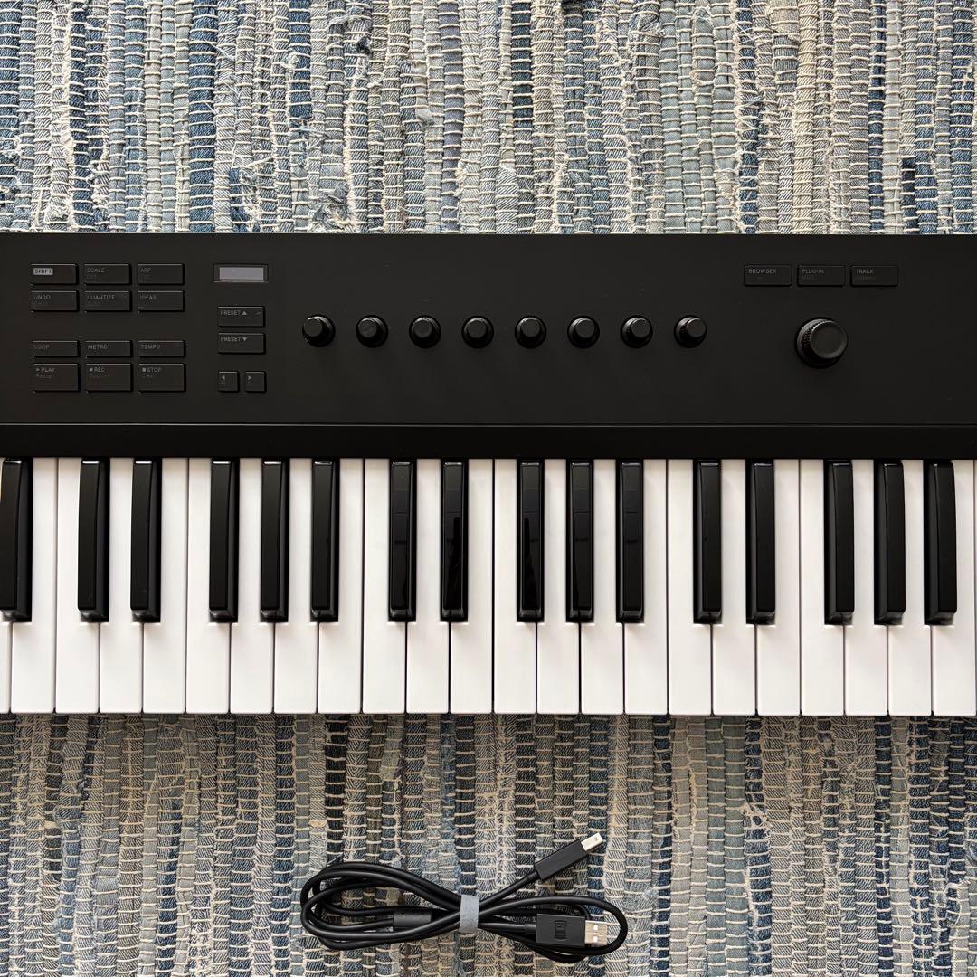 KOMPLETE KONTROL A61 MIDIキーボード