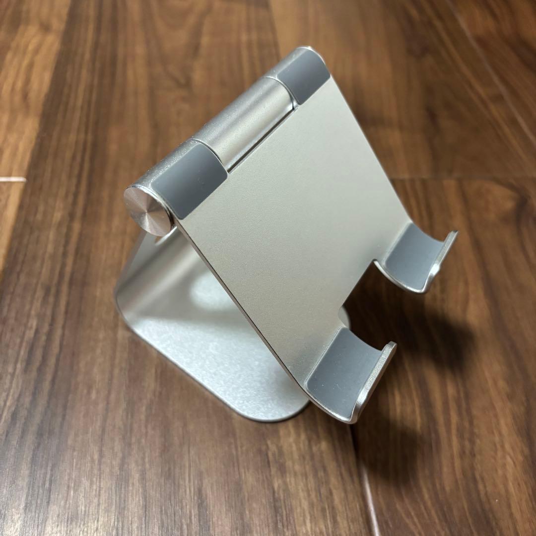 iPad11世代 シルバー 2025年モデル スタンド付き