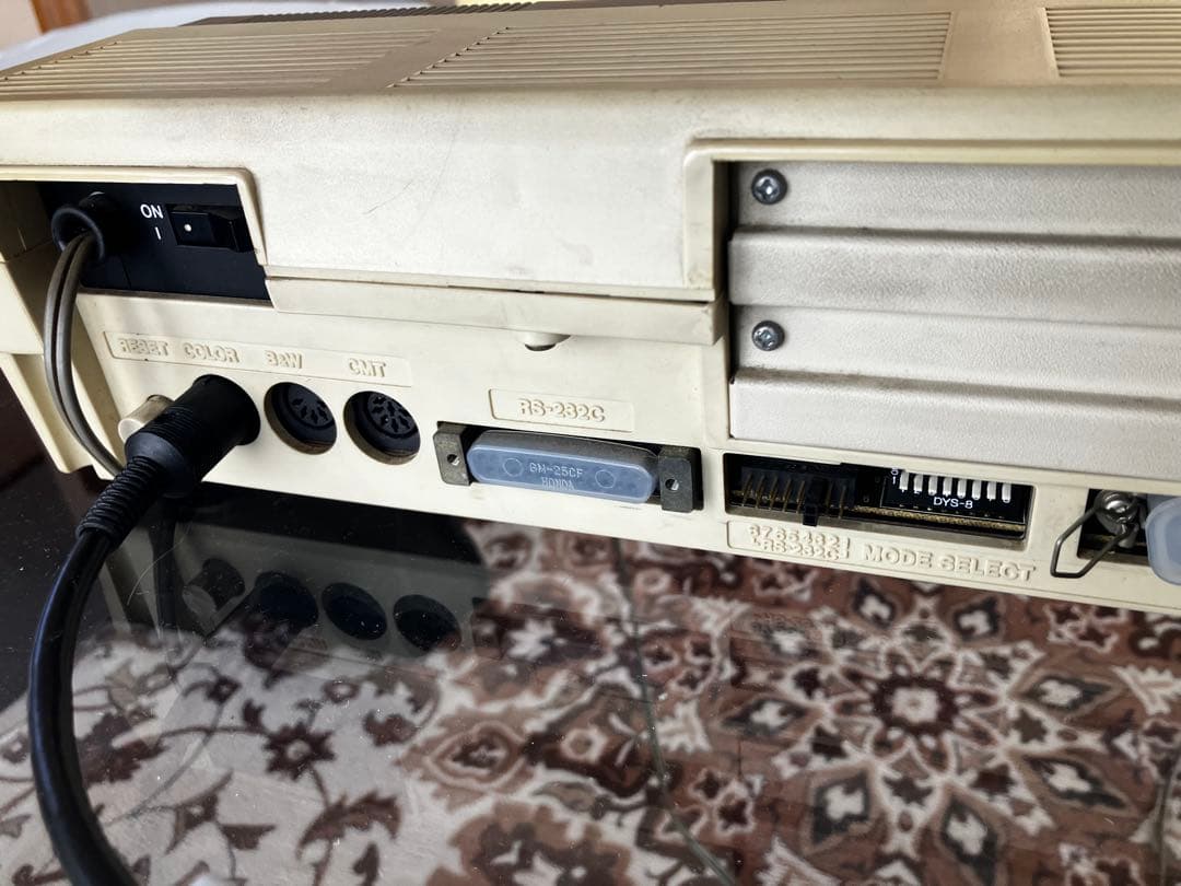 PC8001mk2本体+モニタ DELL P2314Ht+変換ケーブル