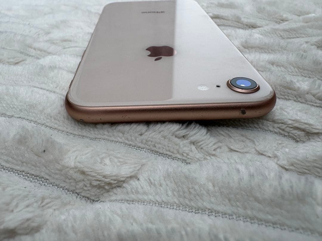 iPhone8 ゴールド64GB　本体のみ　simロック解除済み