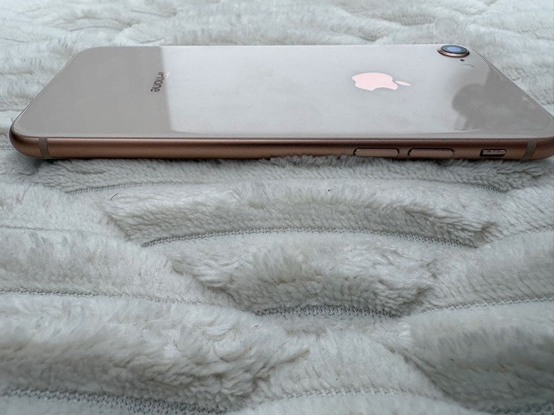 iPhone8 ゴールド64GB　本体のみ　simロック解除済み