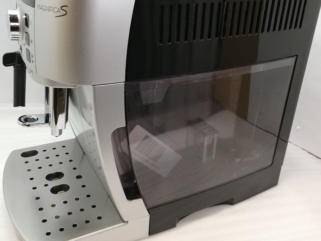 デロンギ　コンパクト　全自動コーヒーマシン　マグニフィカS　ECAM22110