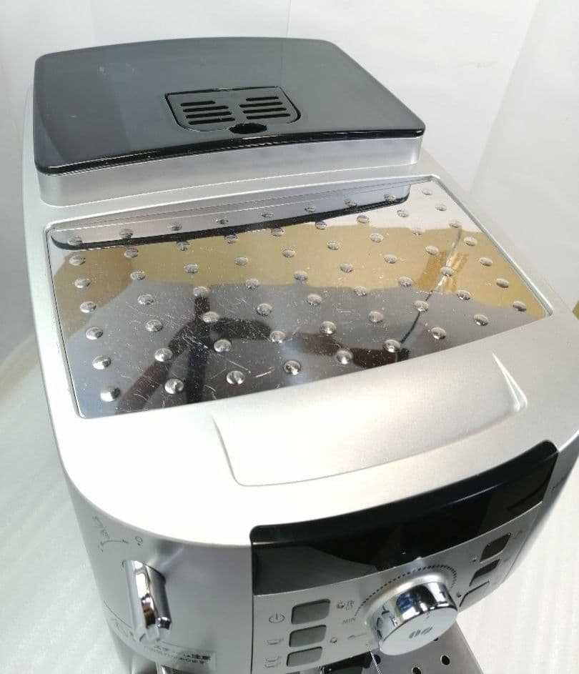 デロンギ　コンパクト　全自動コーヒーマシン　マグニフィカS　ECAM22110