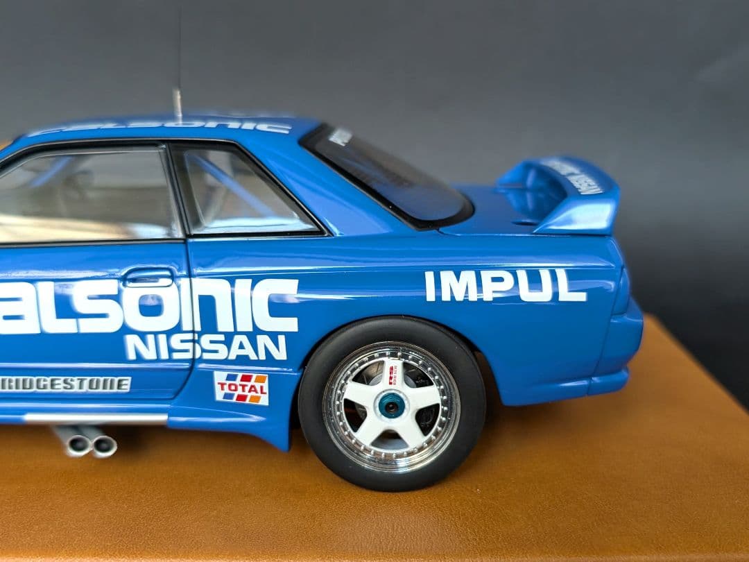 オートアート 1/18 日産スカイライン GT-R R32 カルソニック #12