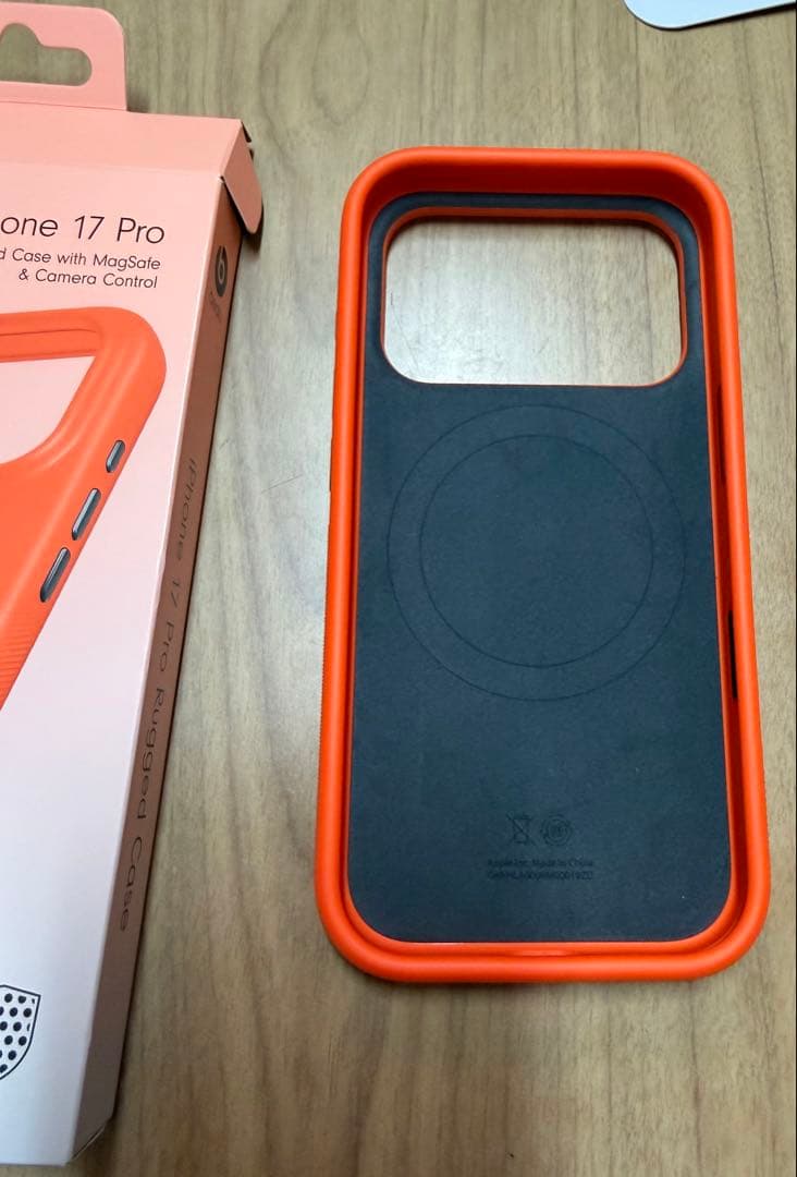 新品未使用　Beats iPhone 17 Pro Case MagSafe