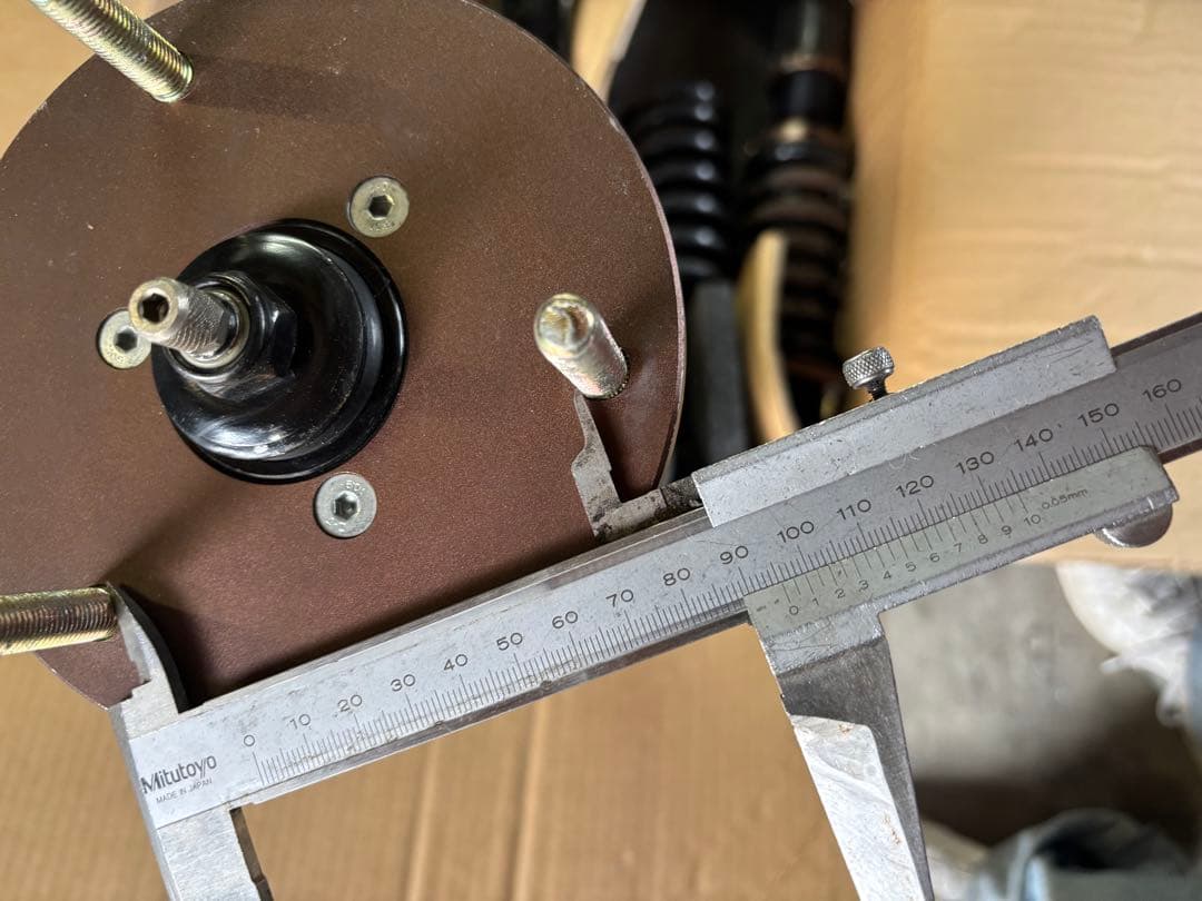 21クラウン 車高調 おそらく4WD用