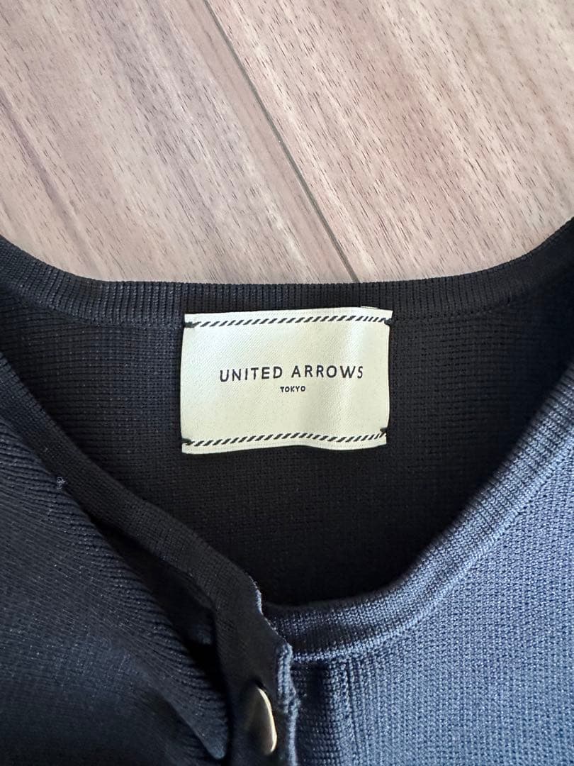 UNITED ARROWS フリル付きブラックベスト