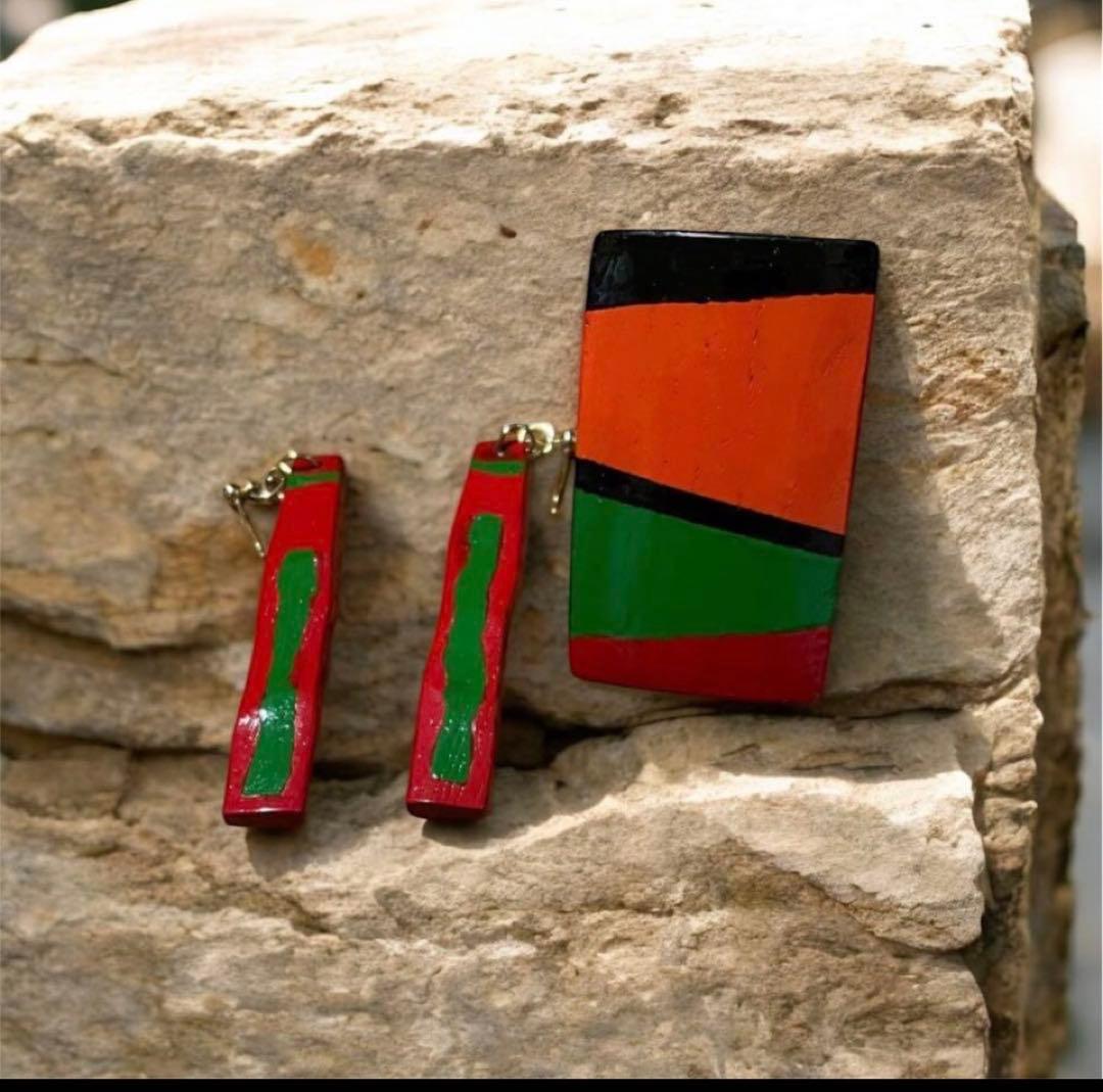 櫻妓　黒柿木製　デザインブローチ　漆塗り指輪＆イヤリングセット