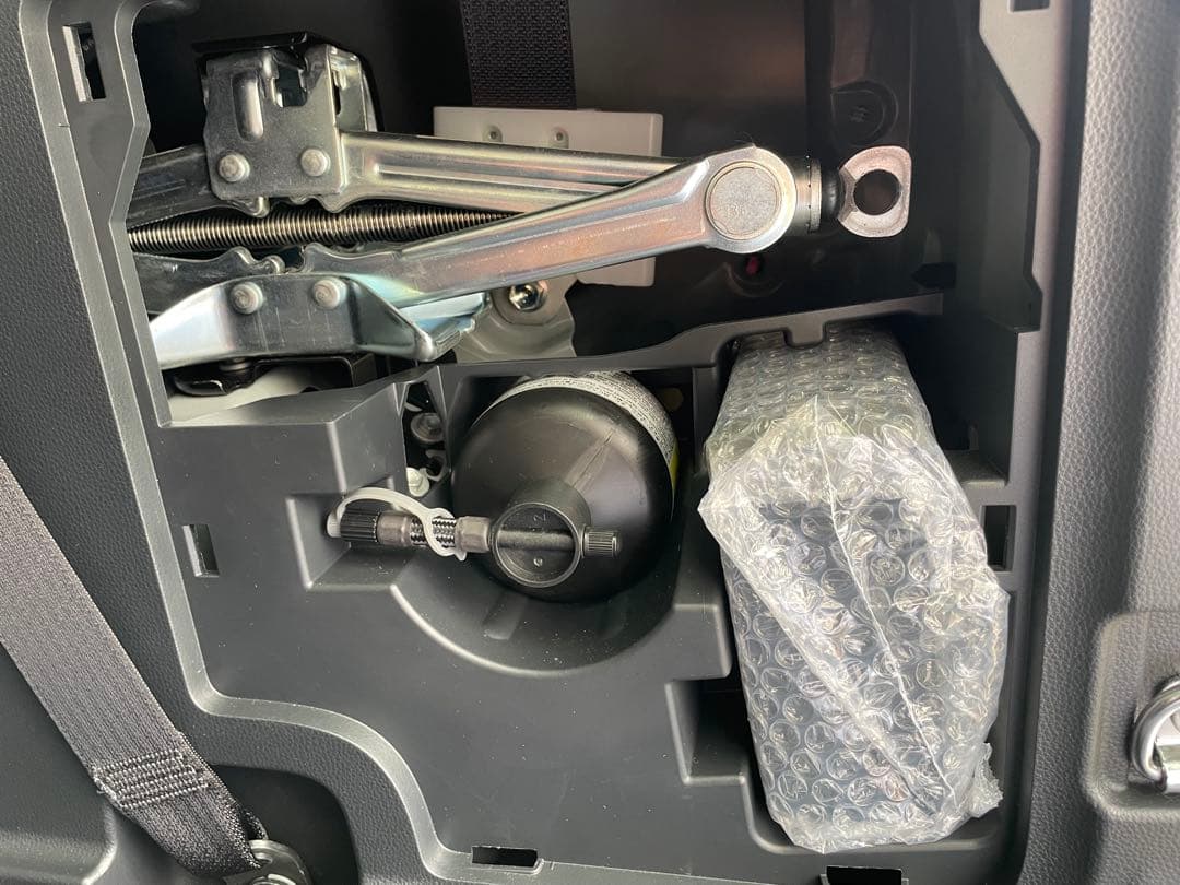 現行シエンタ用　純正ジャッキ＆レンチ、適合テンパータイヤのセット