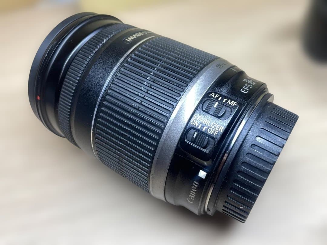 Canon EF-S 18-200mm レンズ