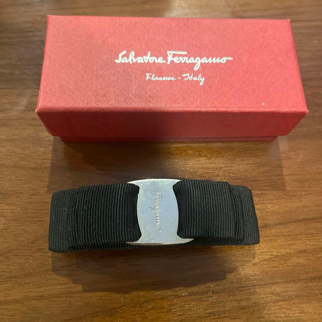 フェラガモ バレッタ 箱付き