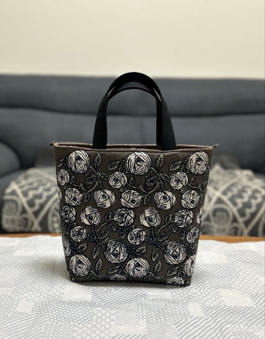 bellyの森さん 様 rosy コロりんトート