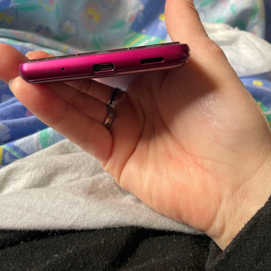 A001SH スマートフォン 本体