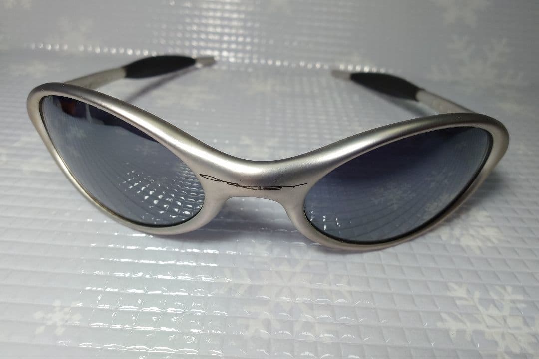 Oakley アイジャケット サングラス シルバー/ブラック