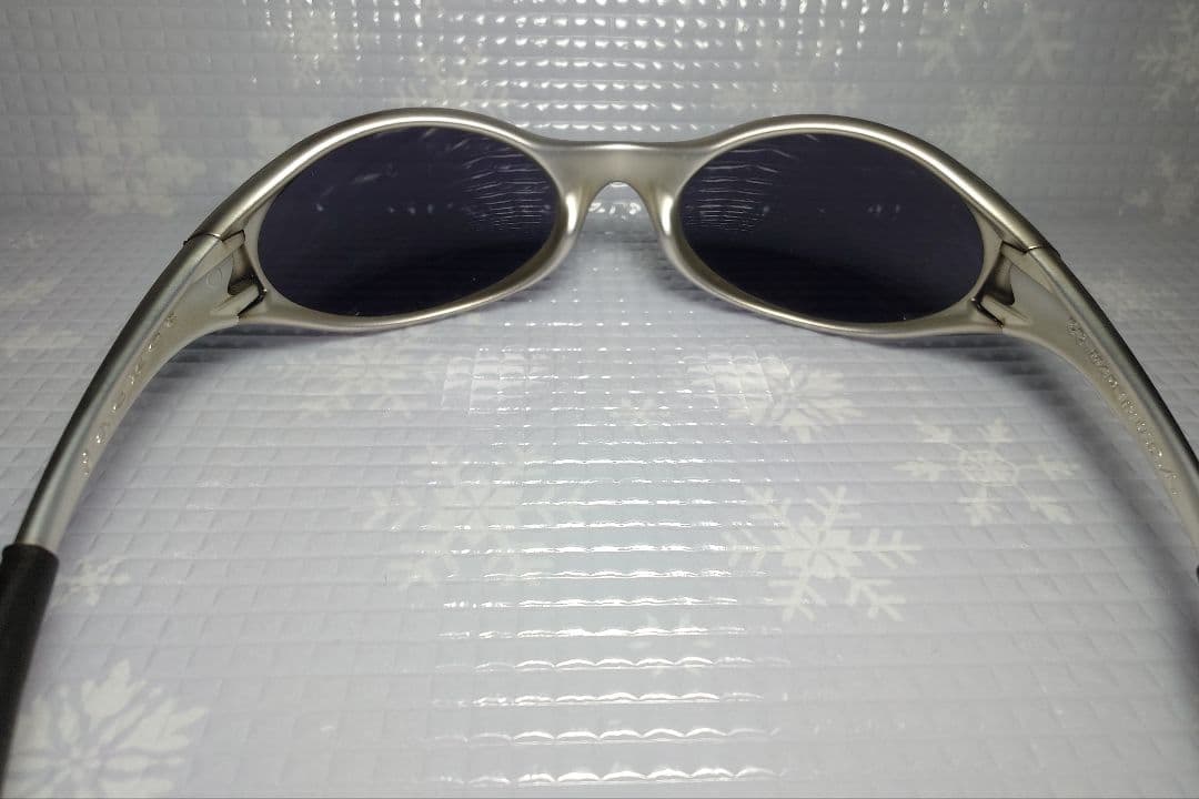 Oakley アイジャケット サングラス シルバー/ブラック