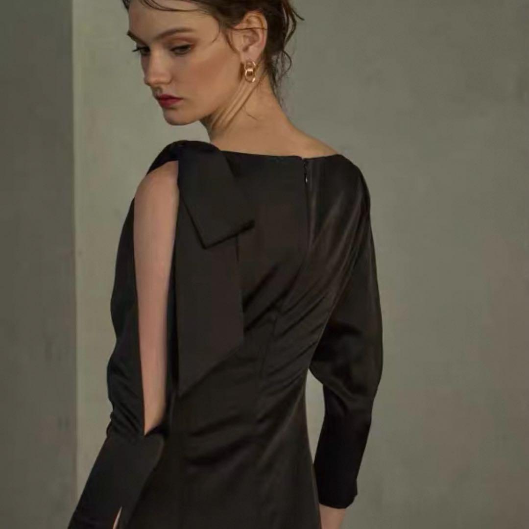 ERADIE ショルダーリボンサテンドレープワンピース