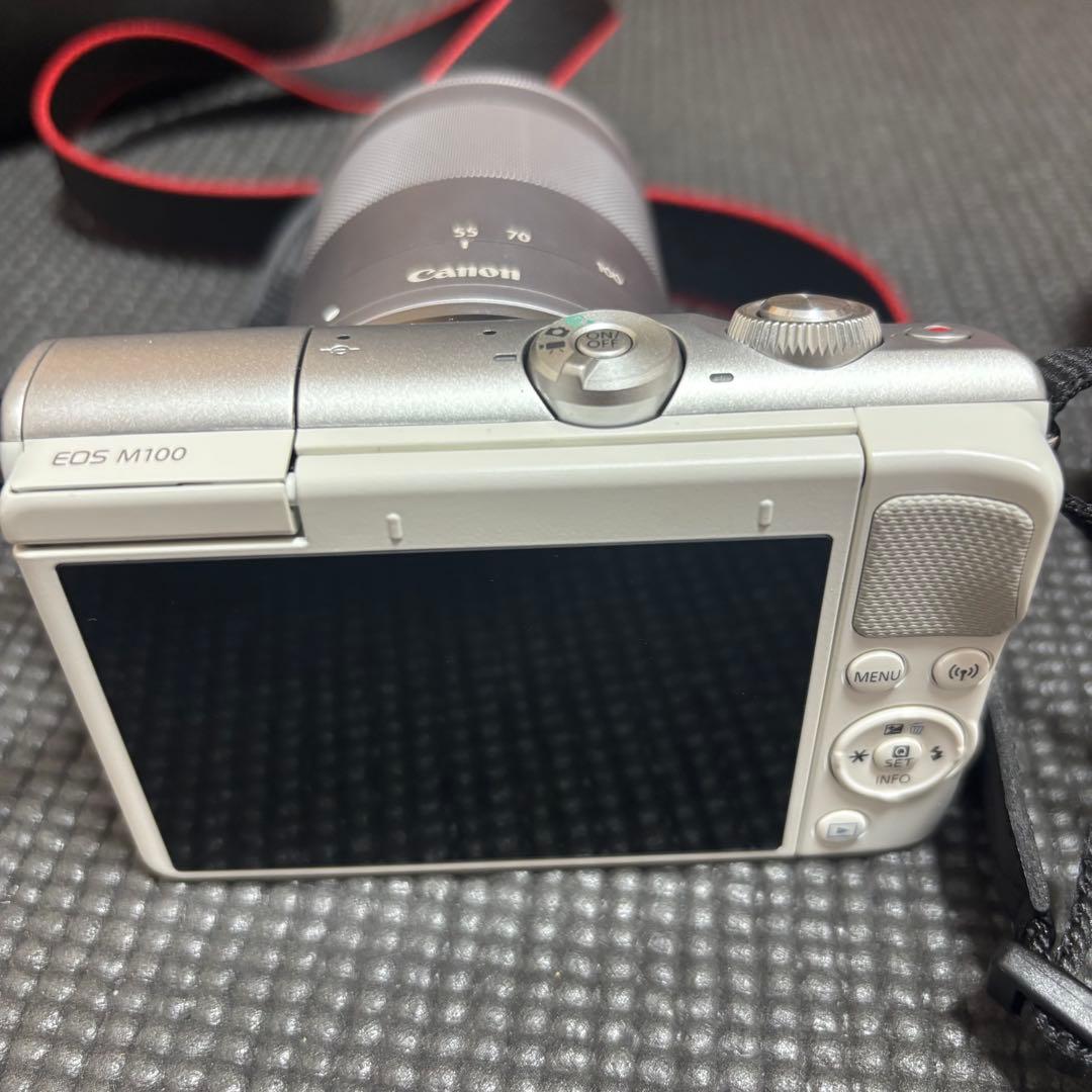 Canon eos M100 一眼レフ ダブルズームキット