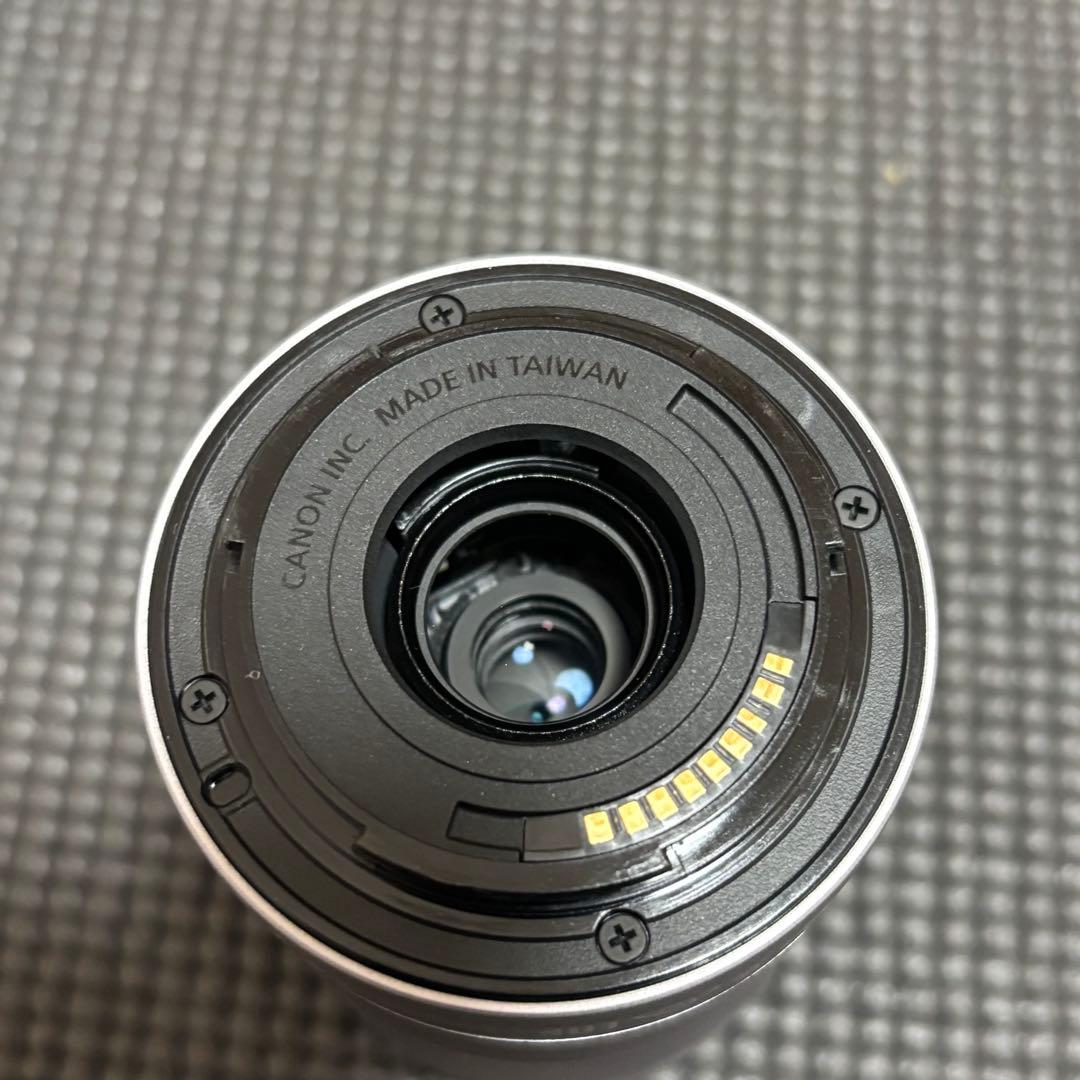 Canon eos M100 一眼レフ ダブルズームキット