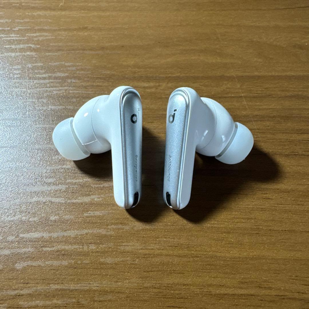 [美品]soundcore Liberty 4 NCワイヤレスイヤホンケース付き